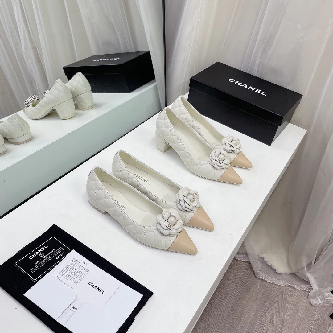 Балетки Chanel Camellia - белые