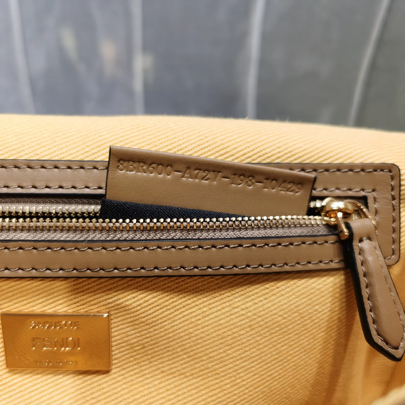 Сумка Fendi Baguette Medium Golden Denim