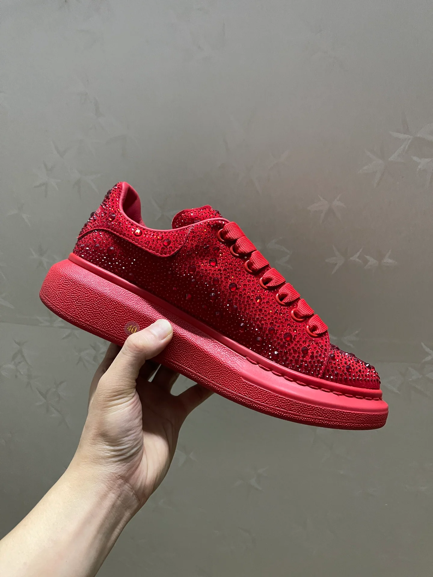 Классические белые кроссовки McQueen - унисекс - Red Diamond