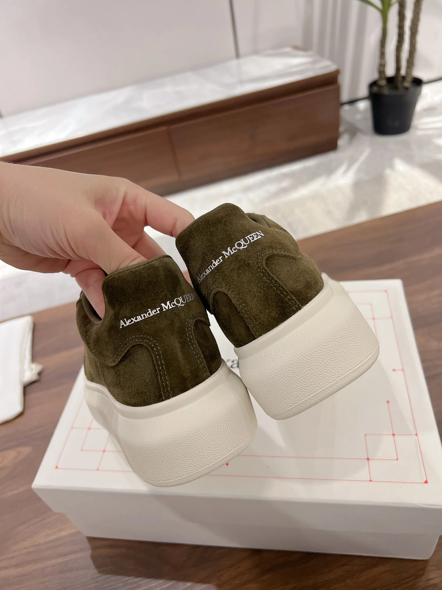 Повседневные туфли McQueen 2024 - темно-зеленые