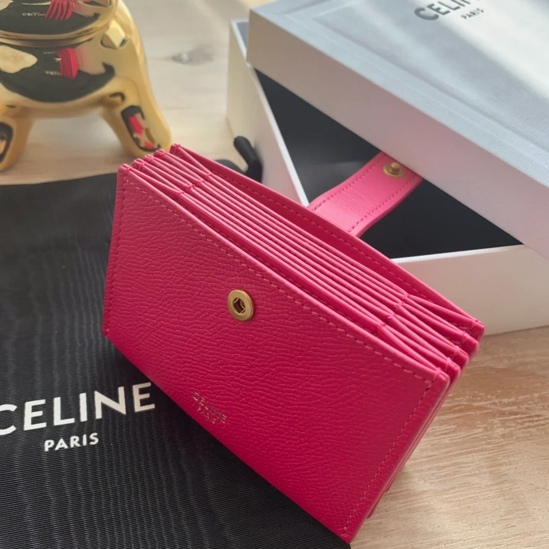 Celine 粒面牛皮风琴卡包