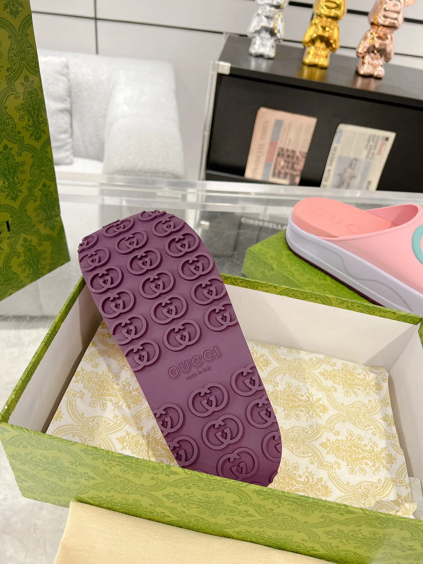 Новинка сезона весна/лето 2023 от Gucci - Пляжные сандалии на платформе - Унисекс - Розовые