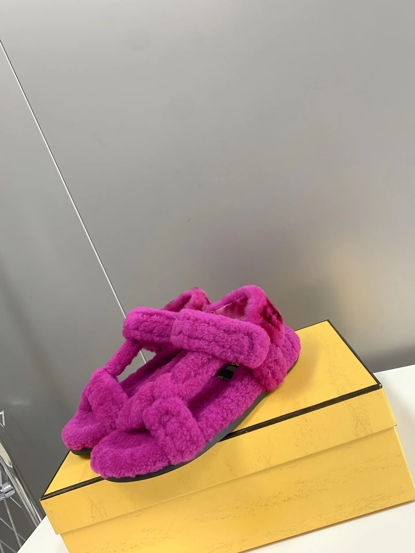 Fendi - Мягкие сандалии - Розовые