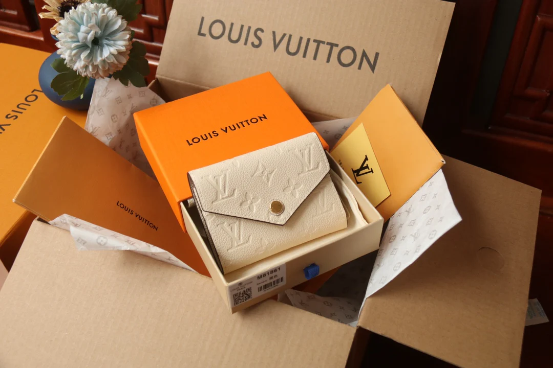 LV-m64060-Короткий трехсекционный кошелек-Белый