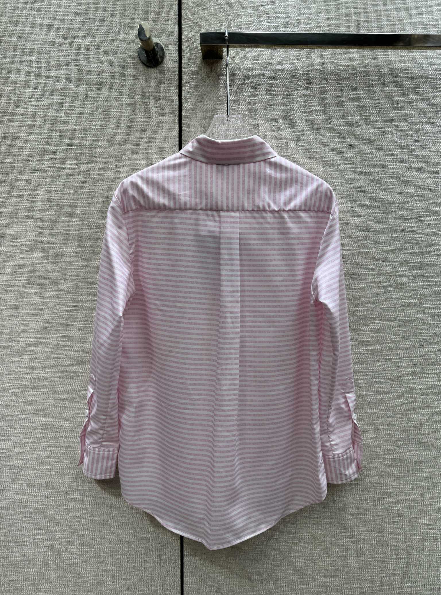 Рубашка Chanel 2403 с длинными рукавами и воротником, расшитым пайетками - розовая