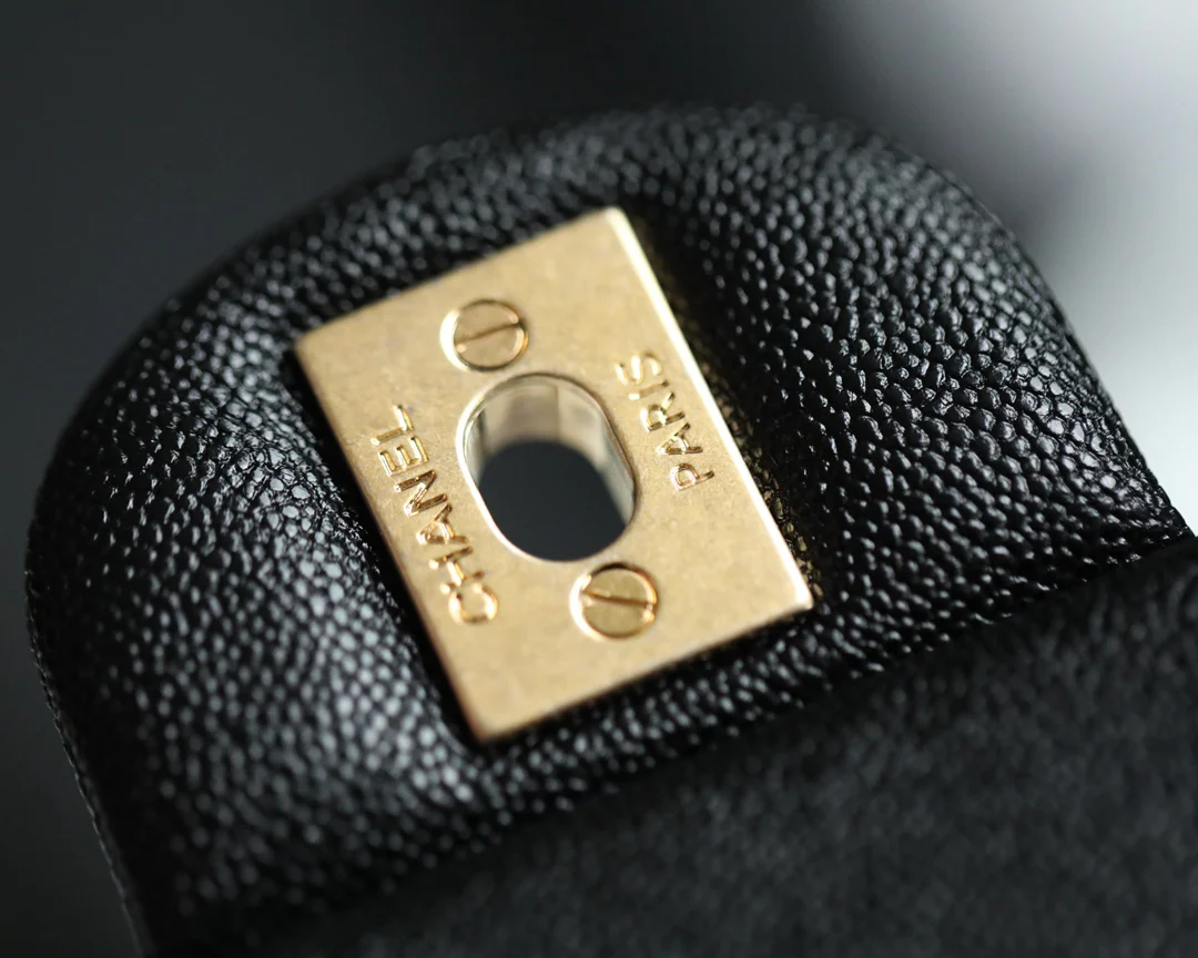 Сумка Chanel Coco Handle - выстиранная телячья кожа с текстурой 