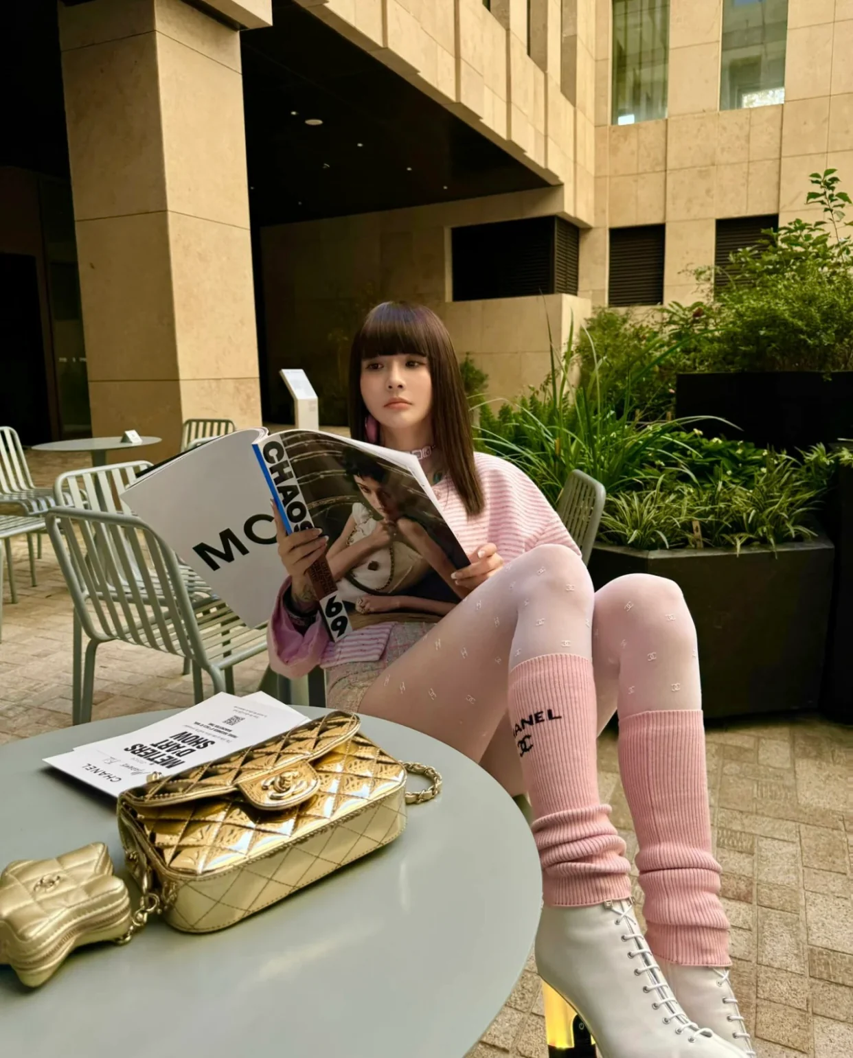 Весенняя коллекция Chanel 24c - Золотой кошелек для монет со звездным узором