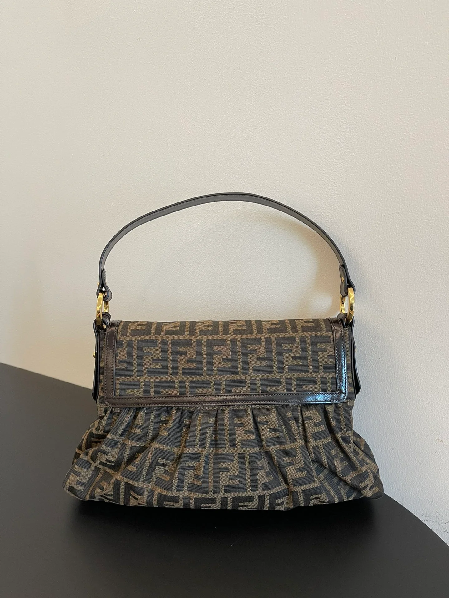 Большая винтажная сумка Fendi Monogram Ingot