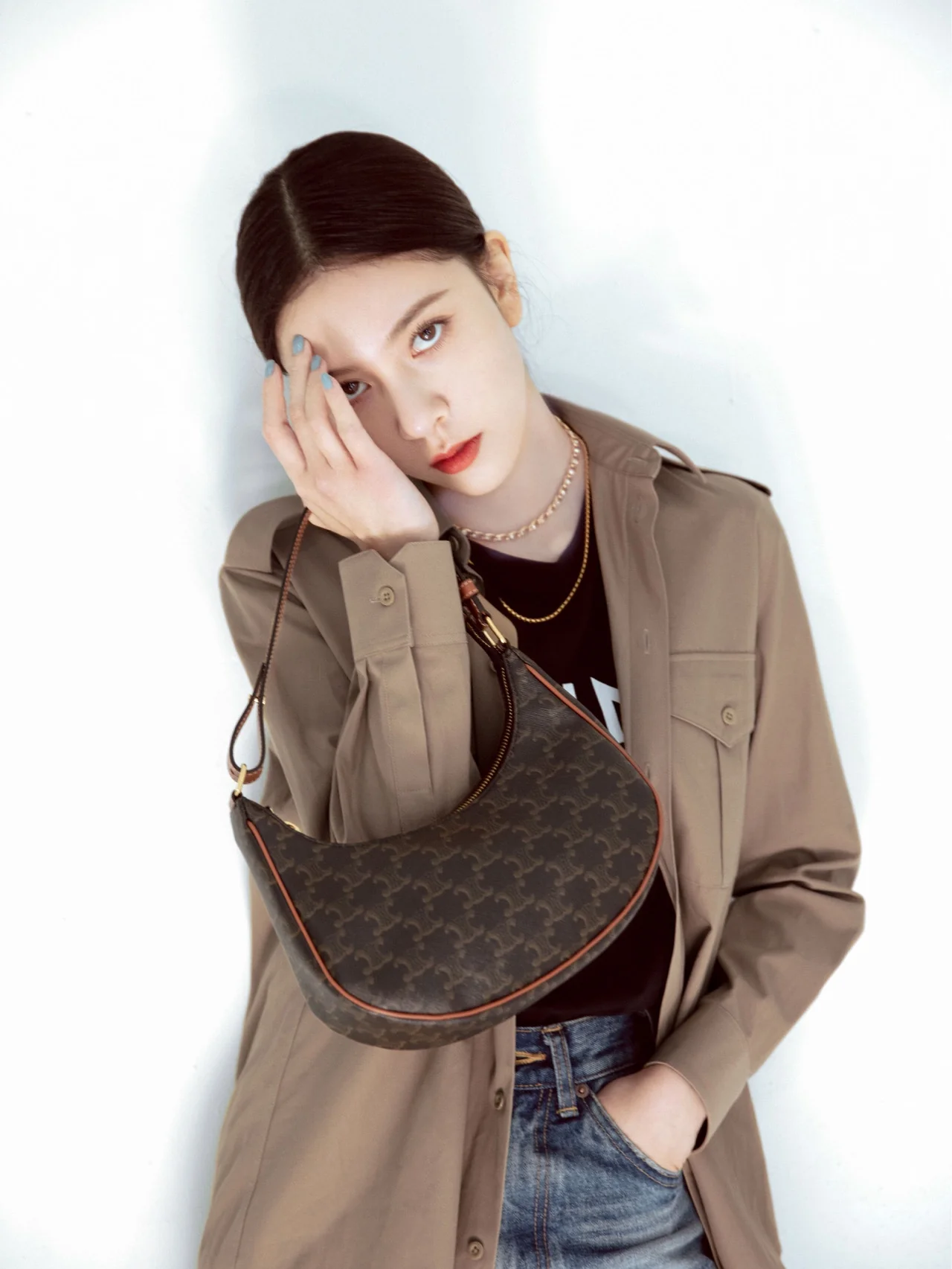 Сумка Celine Ava Triomphe из канваса - идеи для образа