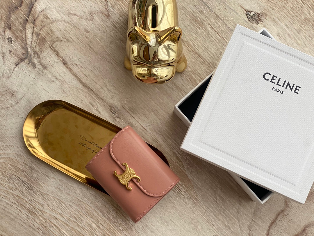 Маленький глянцевый кошелек Celine Triomphe с клапаном из овечьей кожи - розовый