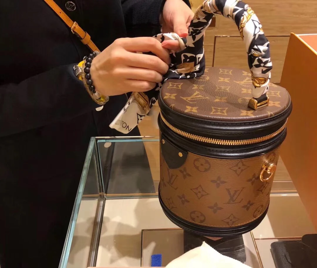 lv-m43986-cannes-cylinder bag