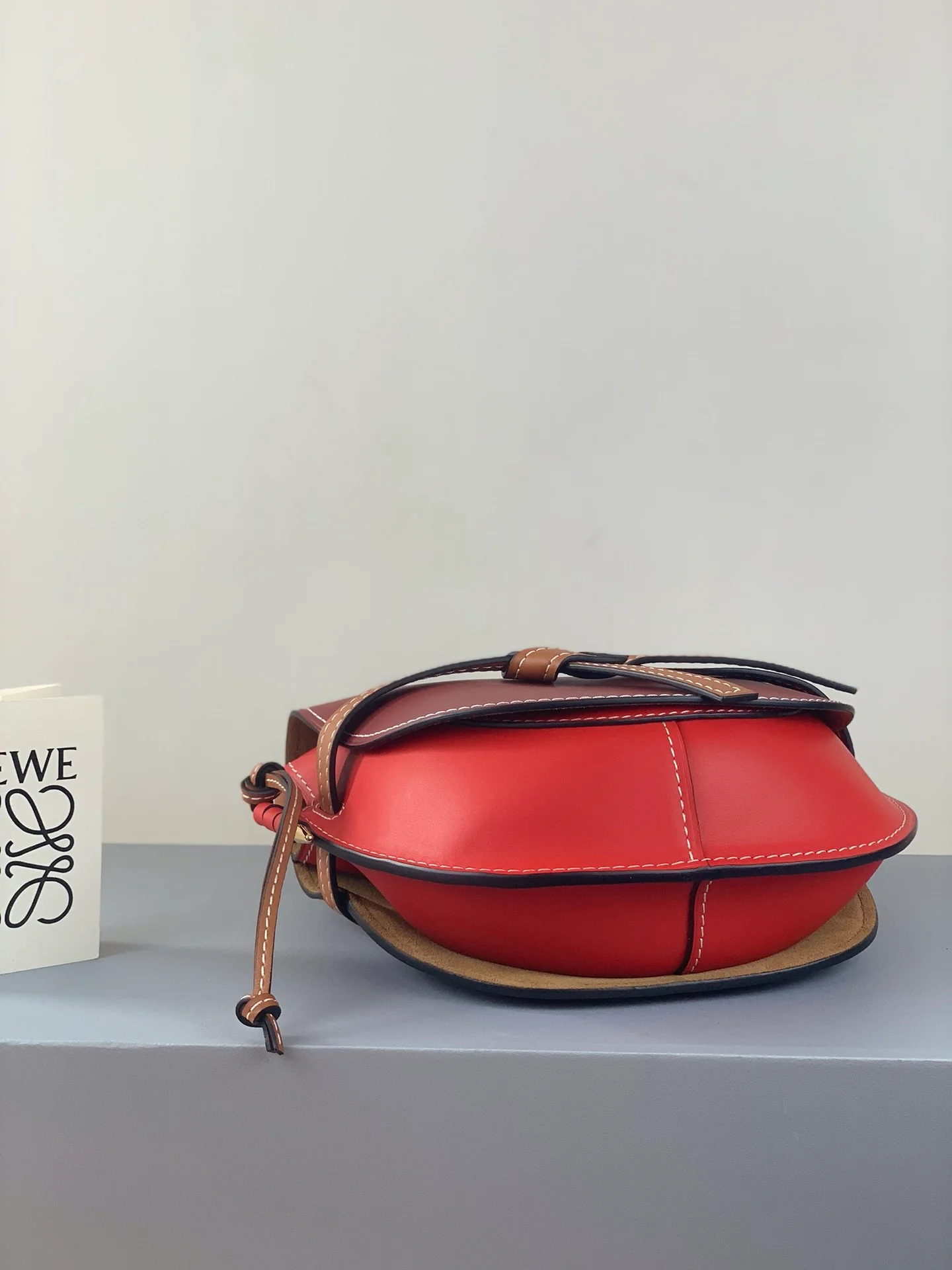 Loewe-gate-small-20x19x11-5-cm-4