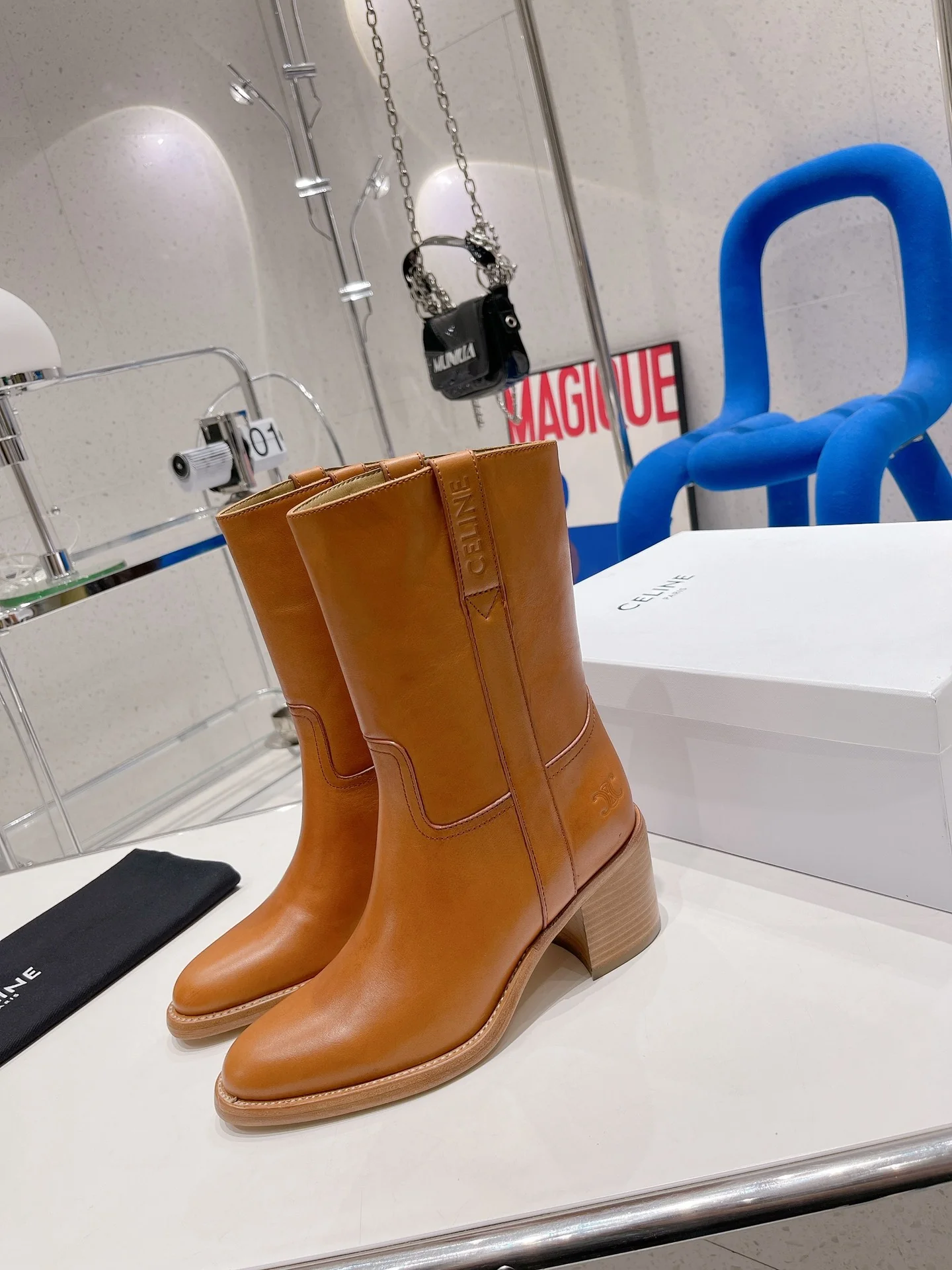 Новинка сезона осень/зима 2022: сапоги на высоком каблуке Celine - размеры 35-41.