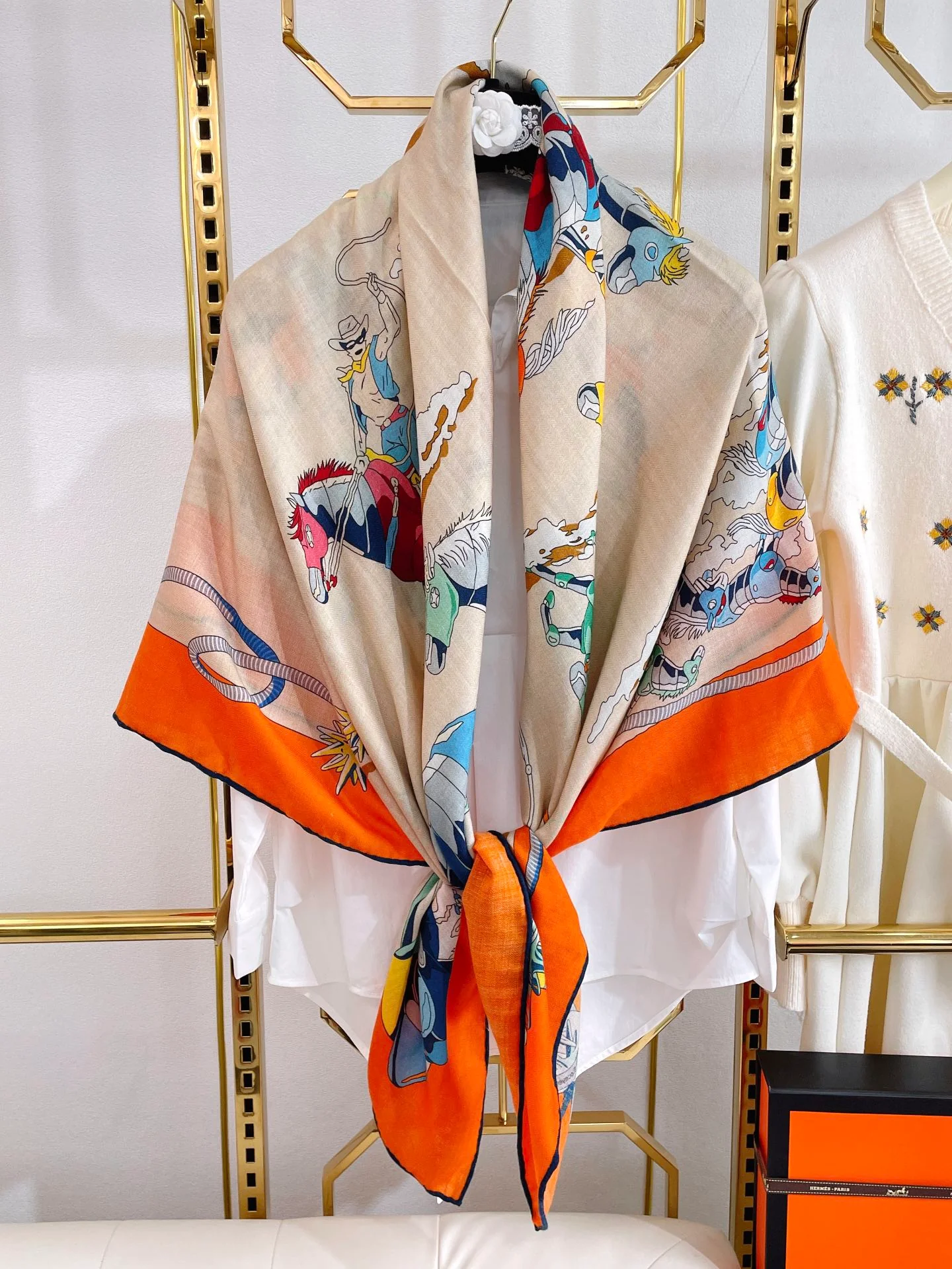 Квадратный шарф Hermes Mustang - 140 см - 70% кашемир - 30% шелк