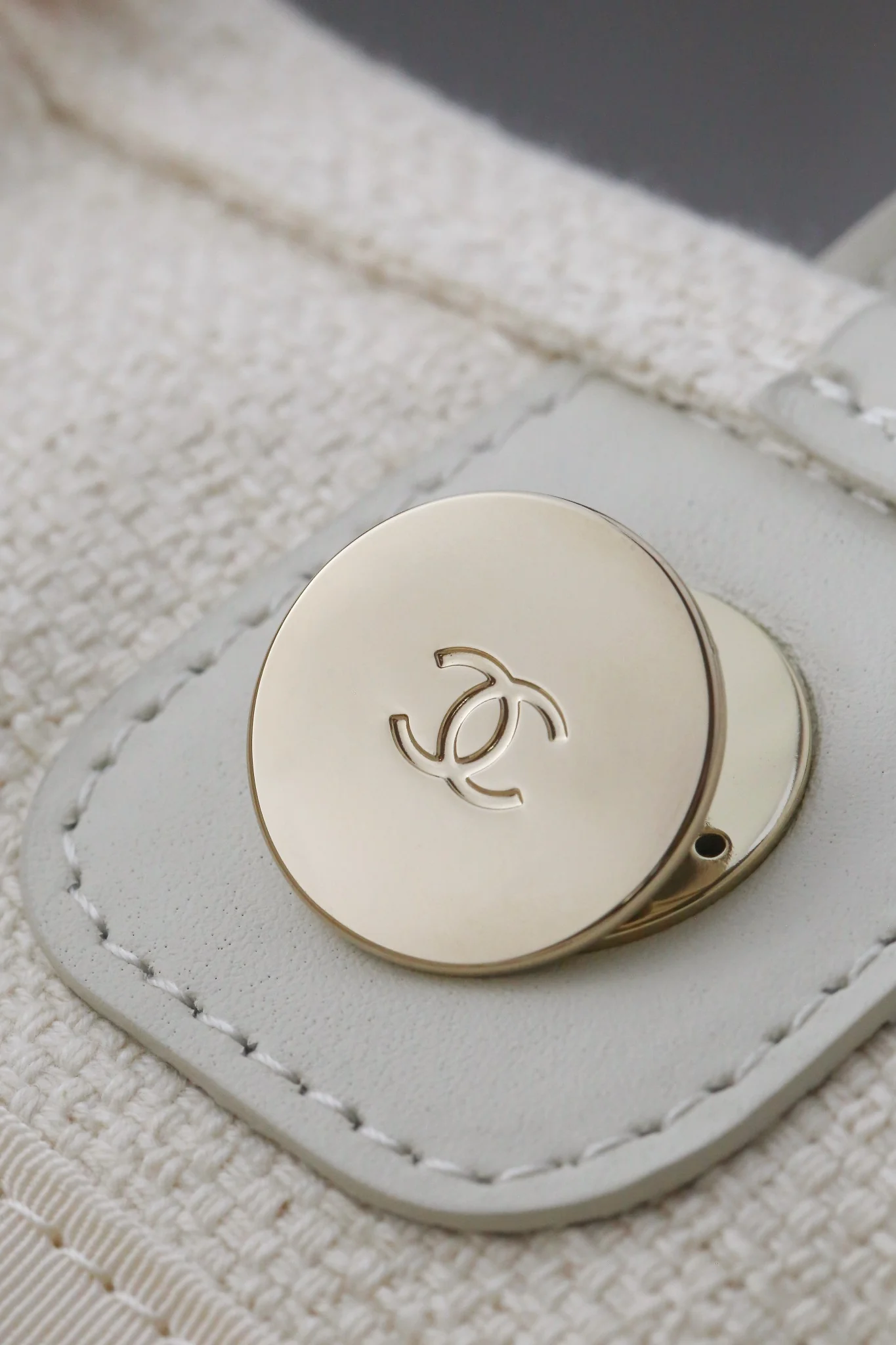 Пляжная сумка Chanel 25c, косметичка, красно-синяя.