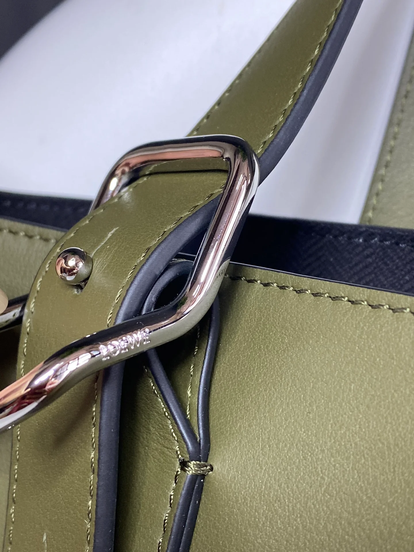 Сумка-тоут Loewe с горизонтальной пряжкой, 3