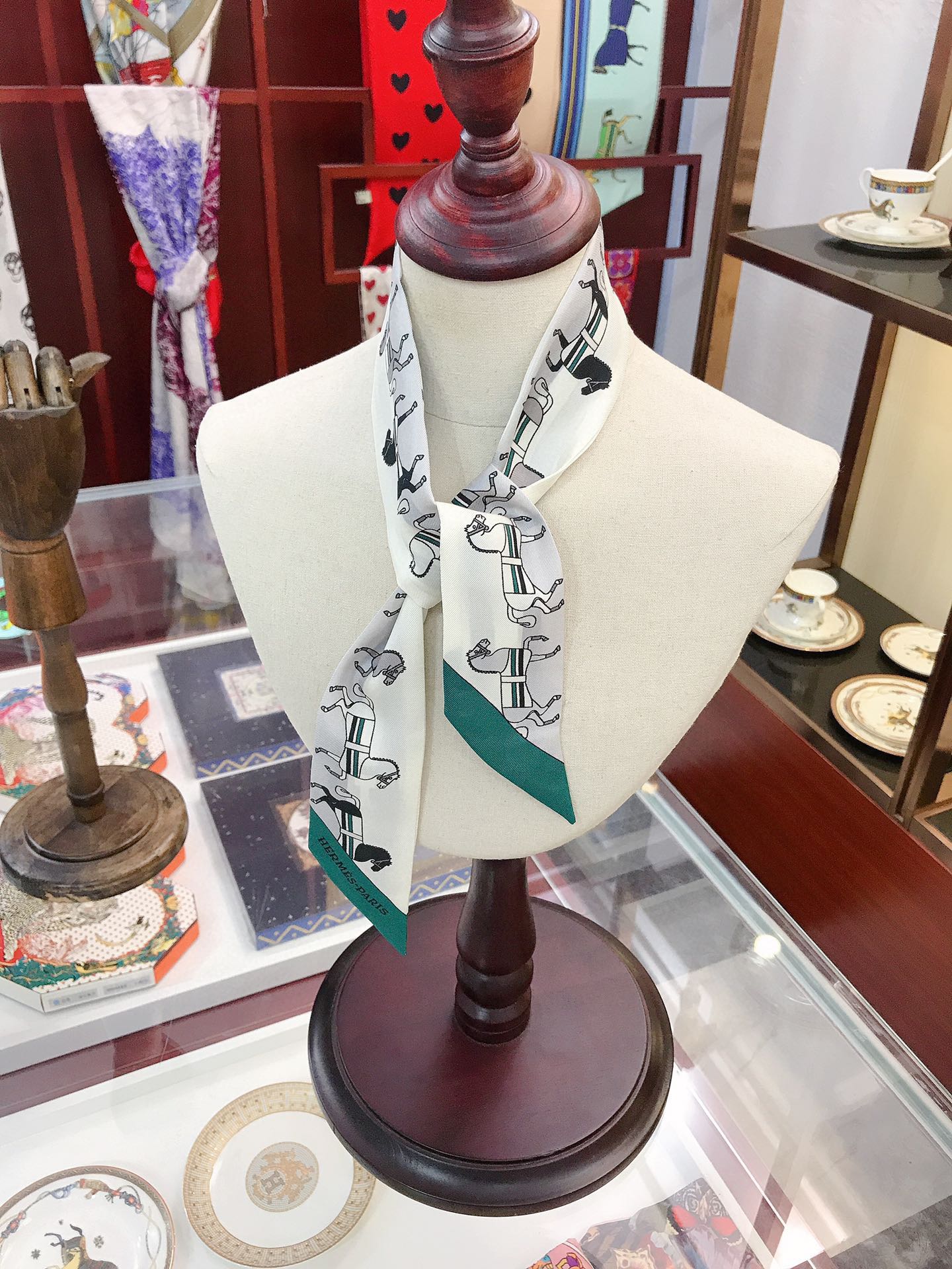 Hermes - Новая коллекция твилли - 5-86 см - 100% шелковый твилл, двусторонний - 1