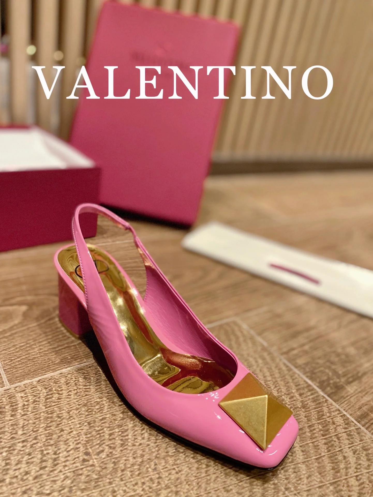 Valentino - Розовые туфли на массивном каблуке с квадратным носком