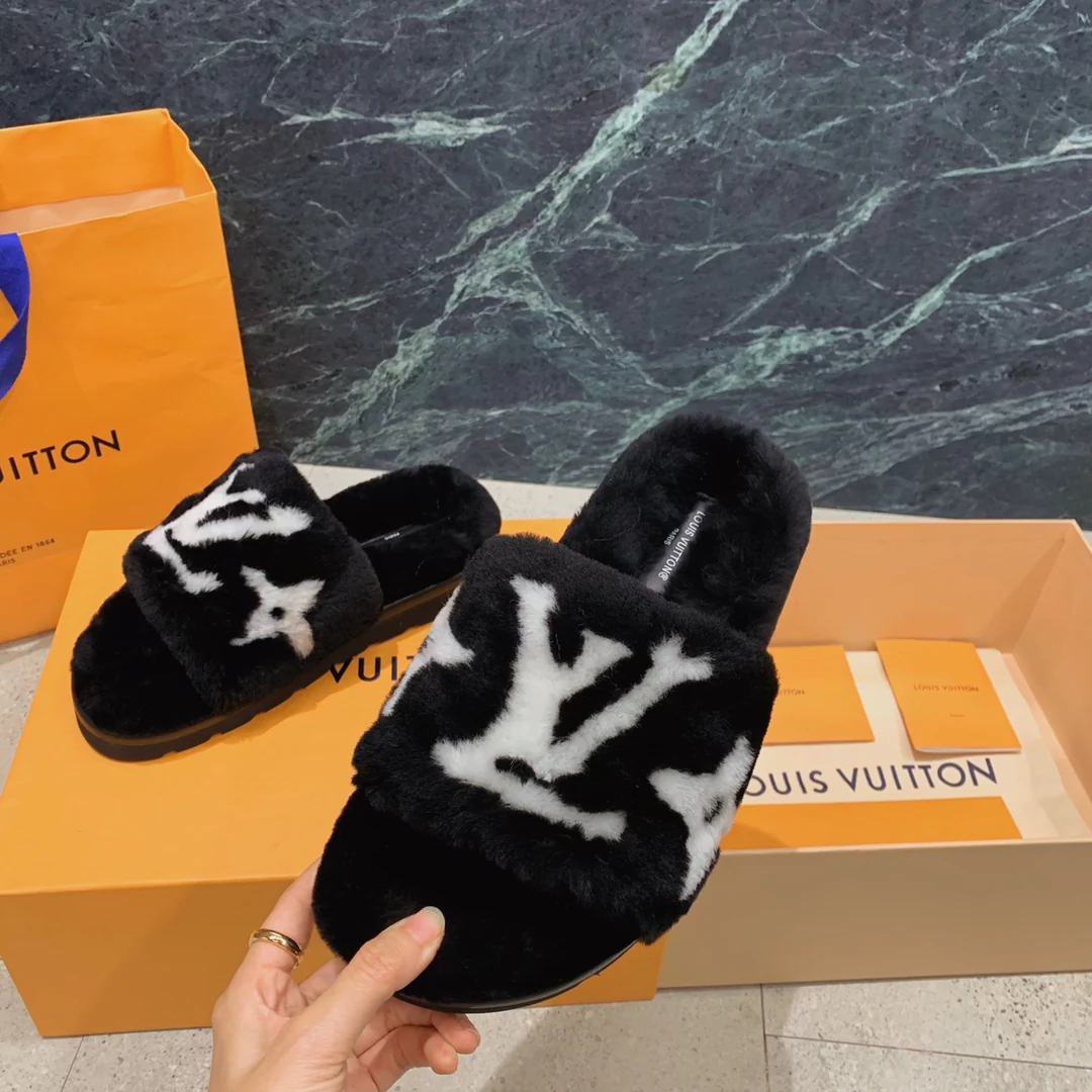 Тапочки LV Teddy из овчины - черные