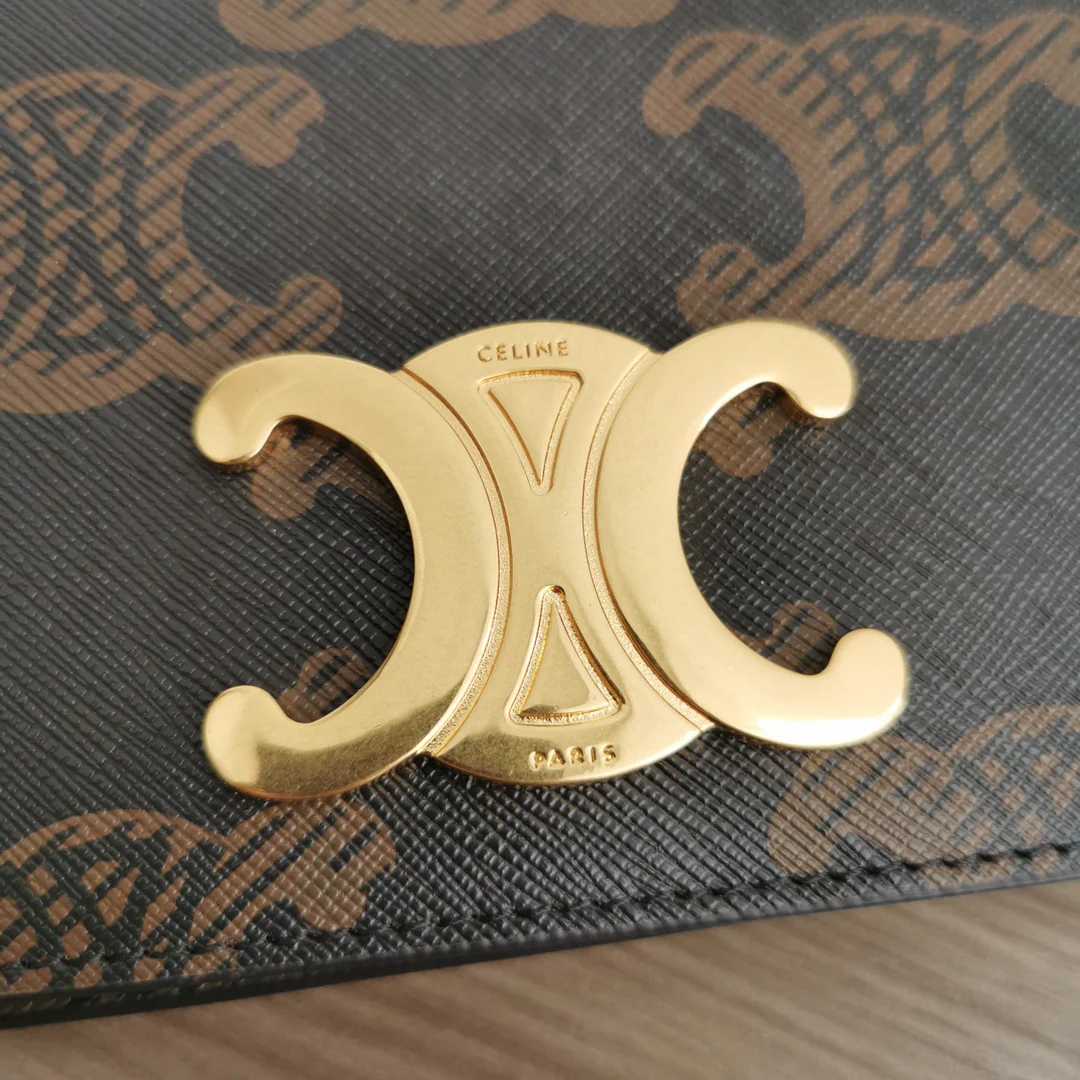 Сумка через плечо Celine Trapeze Triomphe Print из кожи.