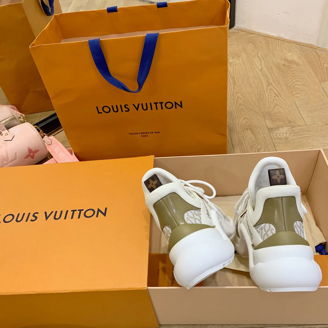 Серия LV-Archlight - Новые кроссовки для папы - 7