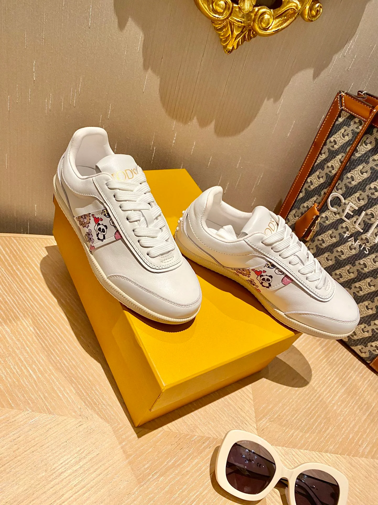 Кроссовки Tods - белые - с мультяшным рисунком - повседневная обувь