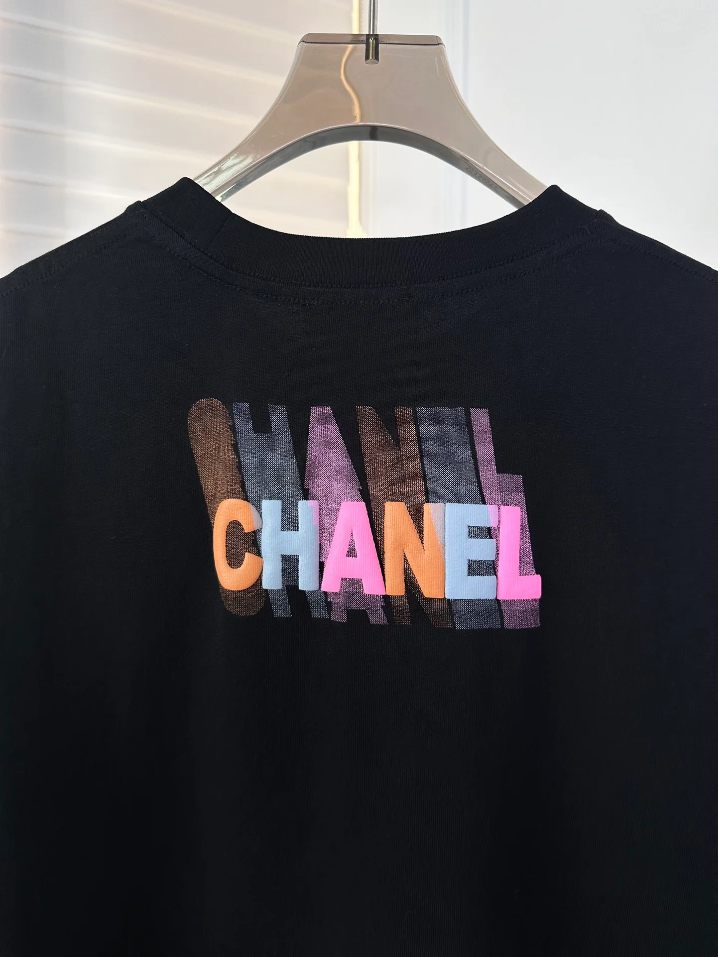 Новая футболка Chanel весна/лето 2024 с винтажным принтом 