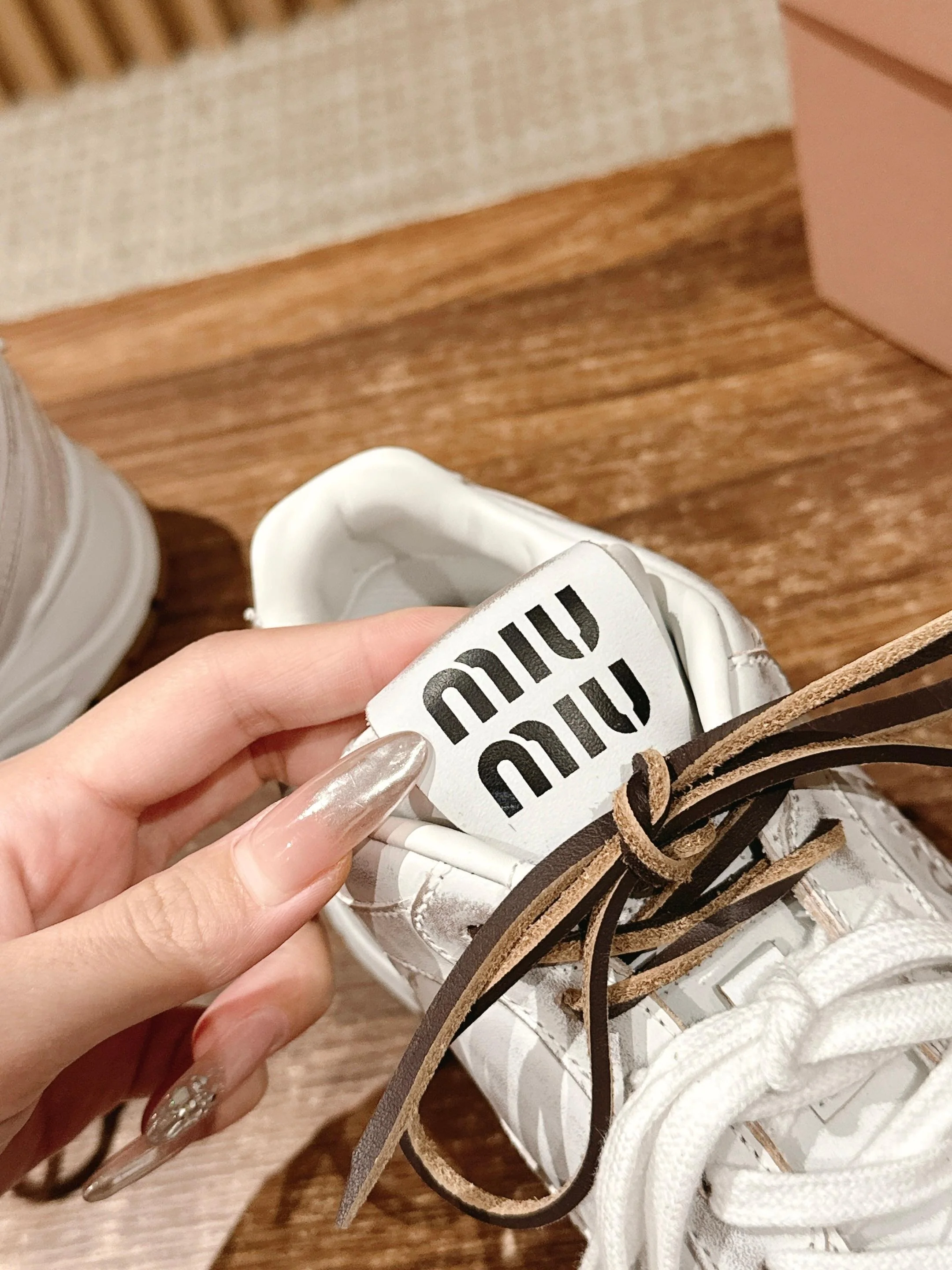 Miu Miu - Массивные туфли - Белый стиль 