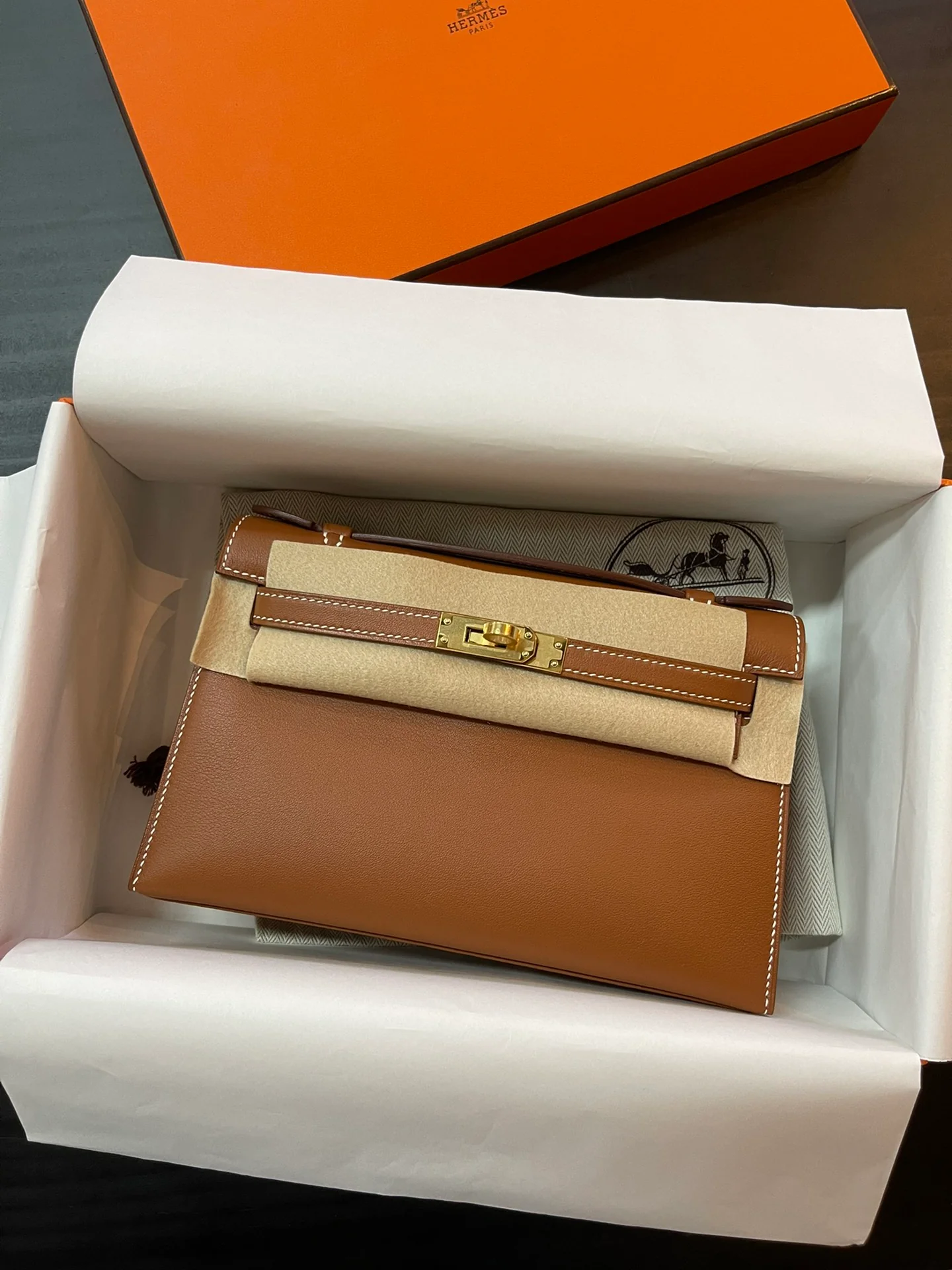 Hermes Kelly Mini 1-го поколения - золотисто-коричневый - золотая пряжка