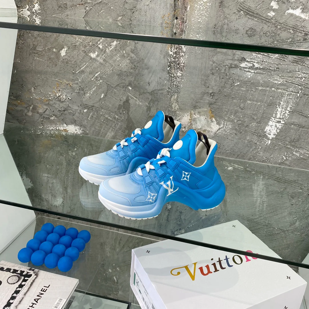 Обувь LV - массивные кроссовки LV - размер 31