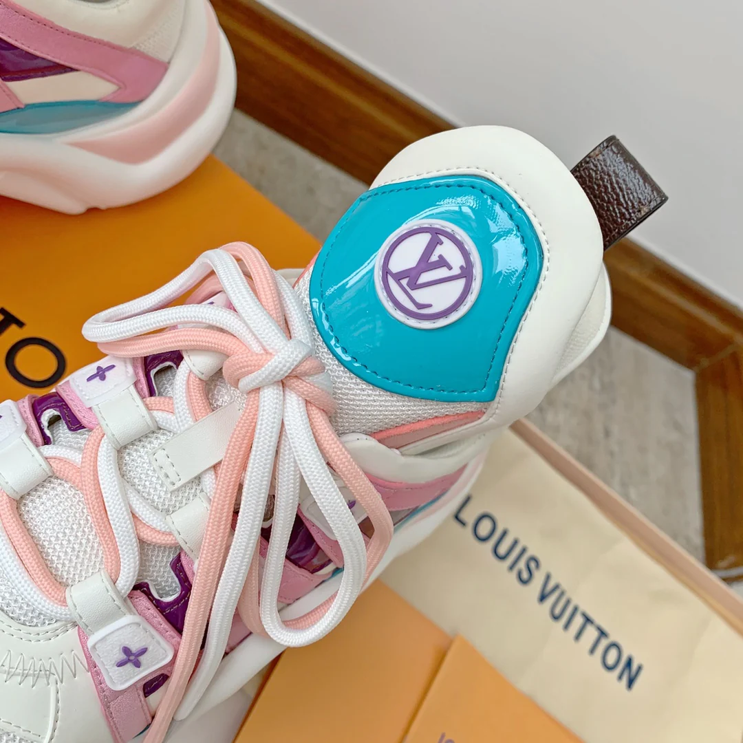 Серия LV-Archlight - Новые кроссовки для папы - 3