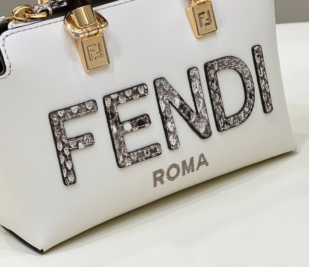 Сумка Fendi Bythe-way Boston - мини - белая - 2