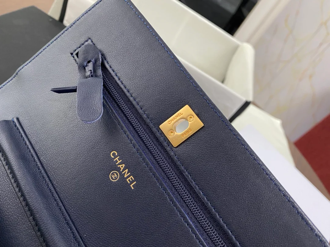 Chanel - Золотой мяч WOC - Овечья кожа - 1