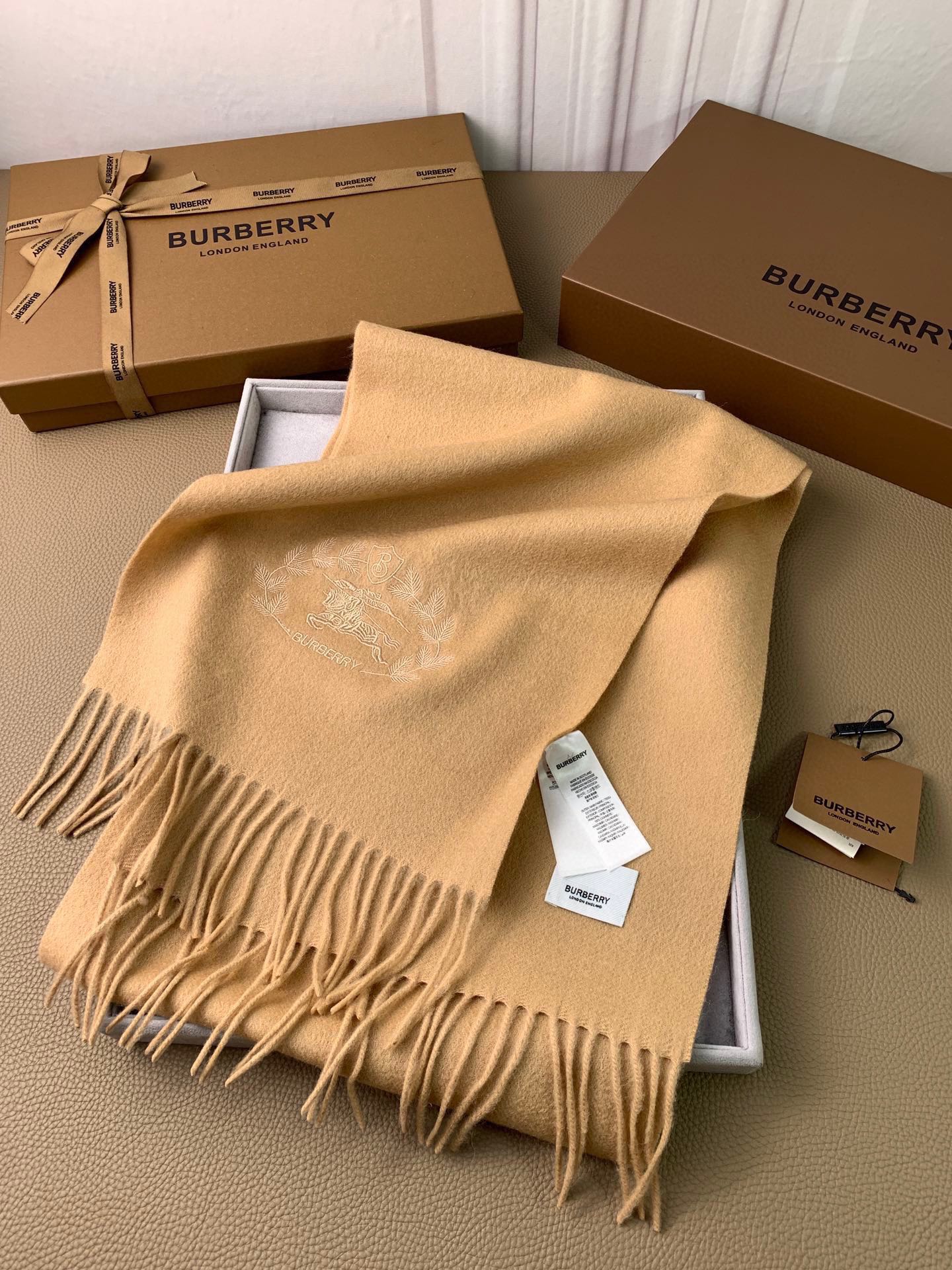 Шарф Burberry из овечьей шерсти с водным узором - абрикосовый