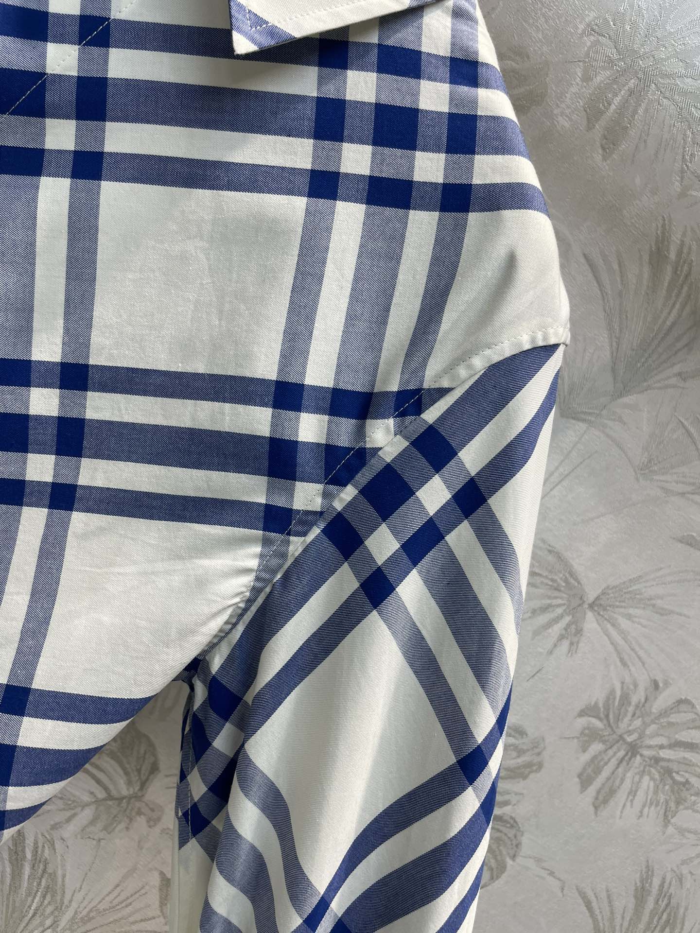 Рубашка Burberry 2403 в классическом синем клетчатом стиле 