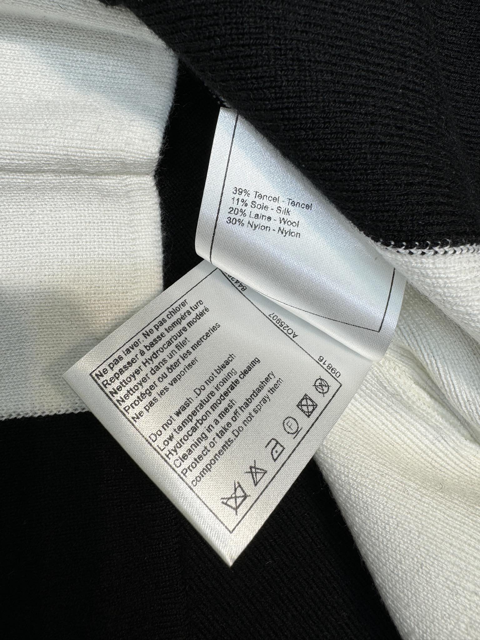 Chanel 2403 - Рубашка с короткими рукавами, связанная вручную, в виде цепочки - Черная