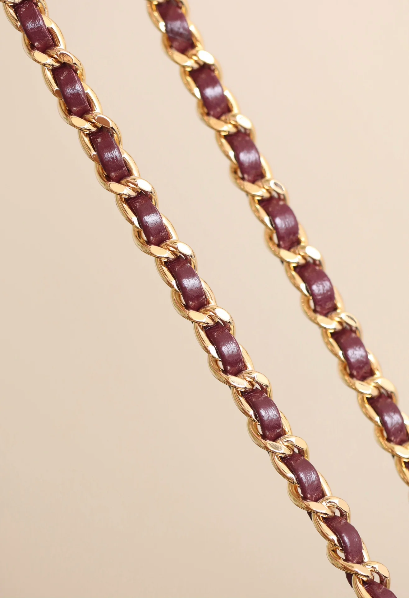 Сумка-хобо Chanel с витой ручкой - бордовая