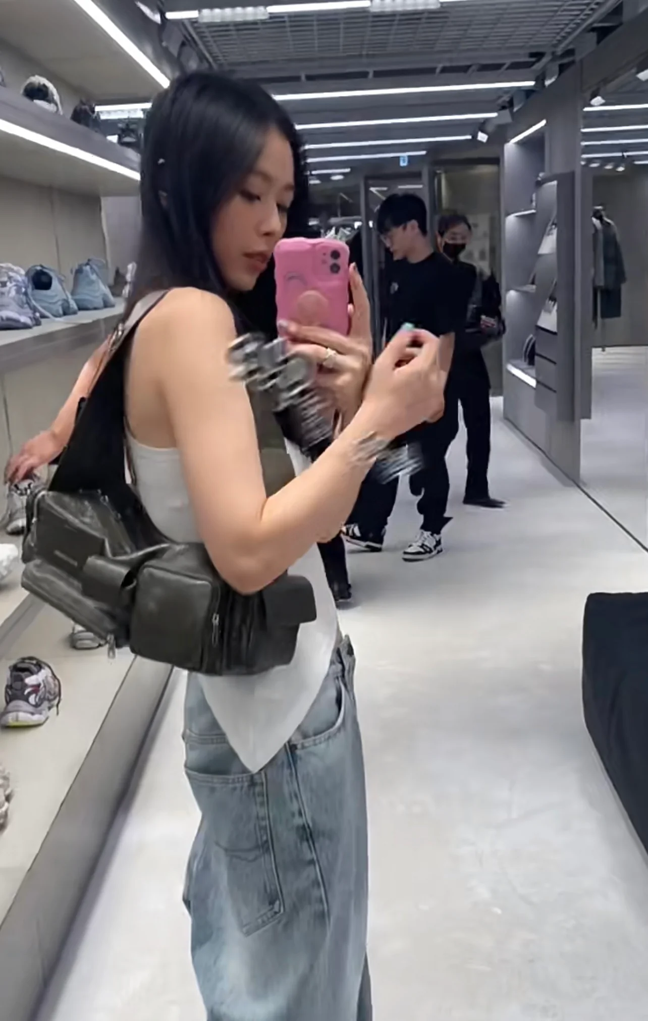 Сумка Balenciaga Superbusy, средний размер, 35 см, цвет хаки.