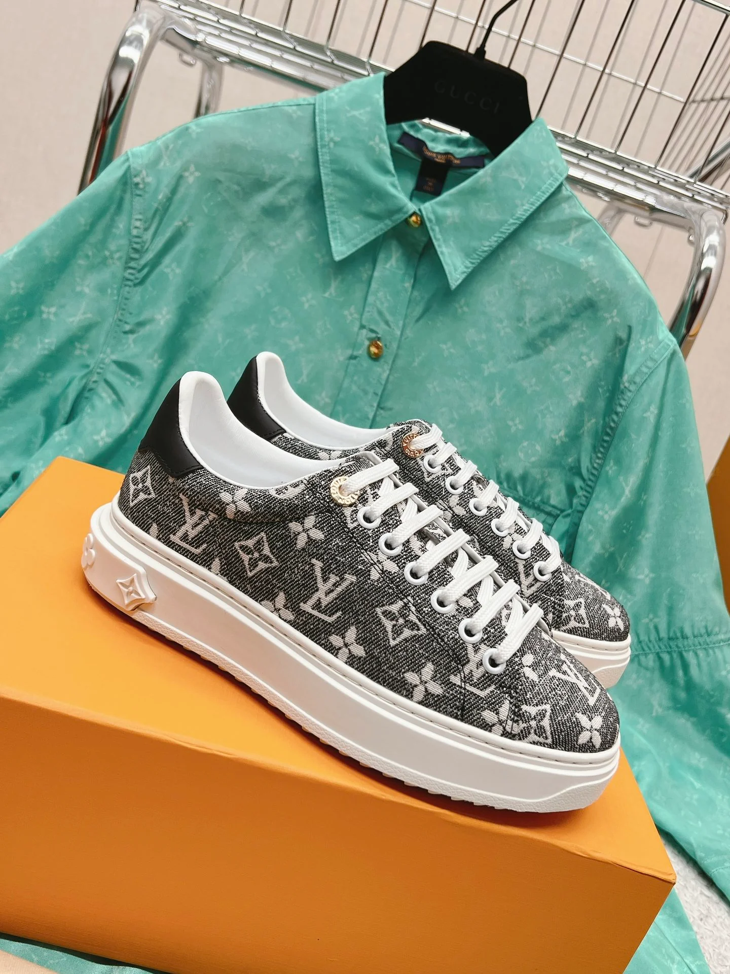 LV-Vuitton-Yayoi Kusama-Classic White Sneakers-Grey