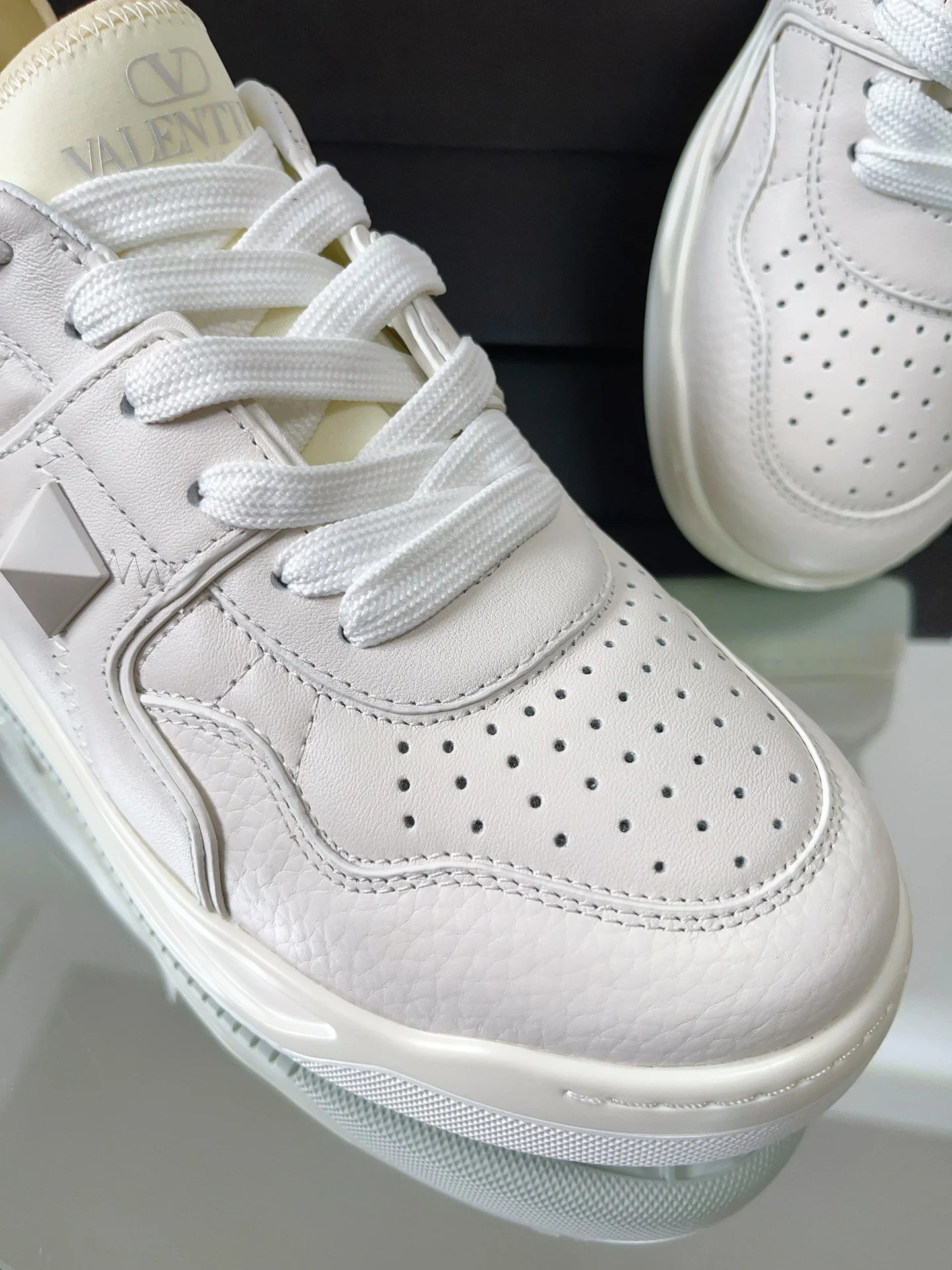 Valentino - Повседневные кроссовки - Унисекс - Белые