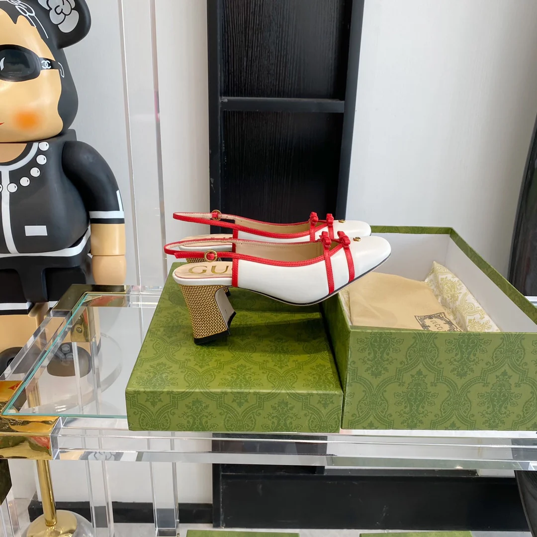 Босоножки Gucci на массивном каблуке