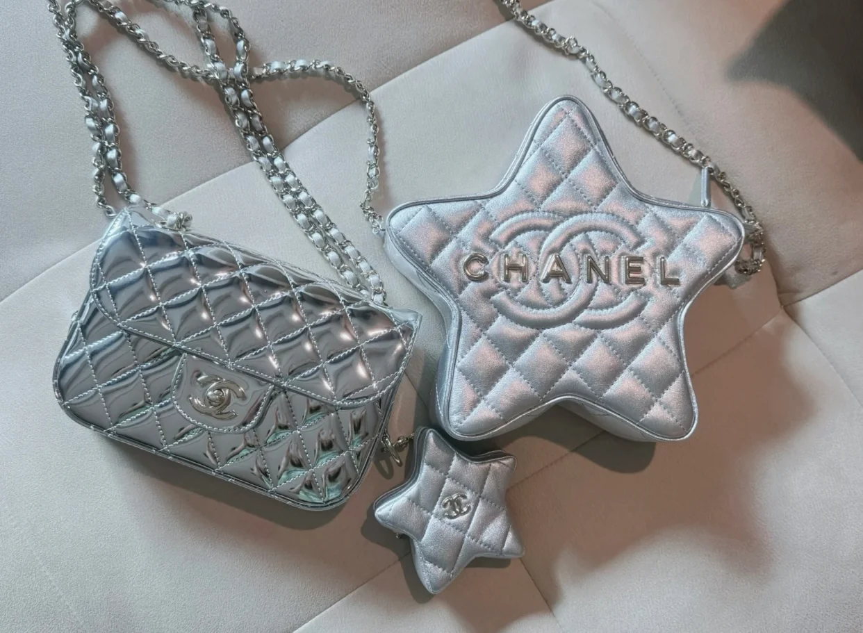 Весенняя коллекция Chanel - 24c - Сумка CF Star Flap Bag - Серебристый