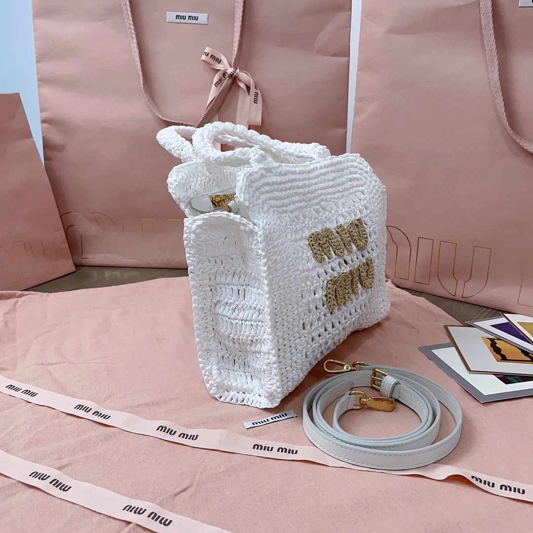 Плетеная летняя сумка-тоут Miu Miu