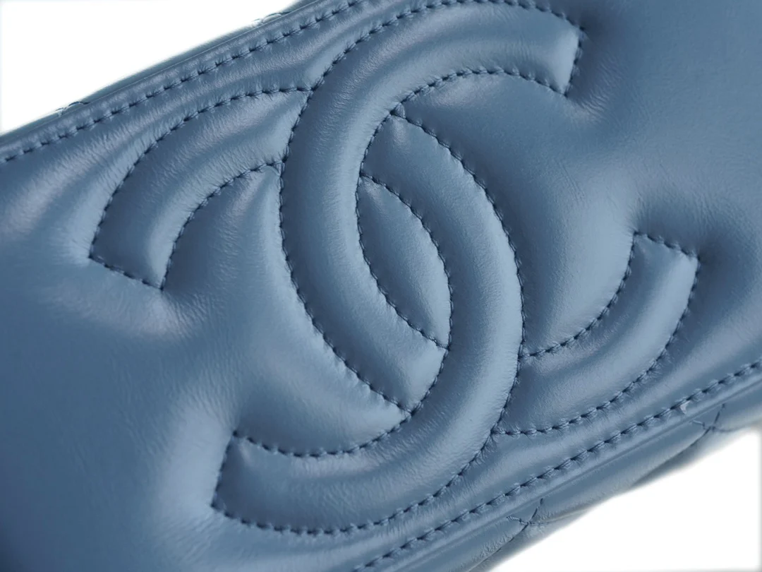 Chanel - Маленькая сумка Double C - Длинная сумка-коробочка с ручками - Пыльно-голубой