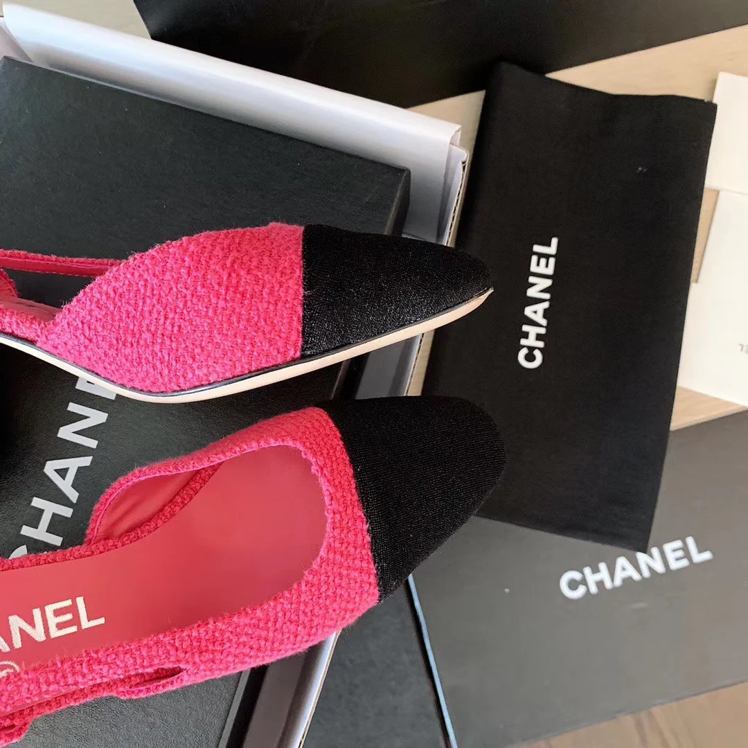 Классические сандалии Chanel на массивном каблуке - розовые