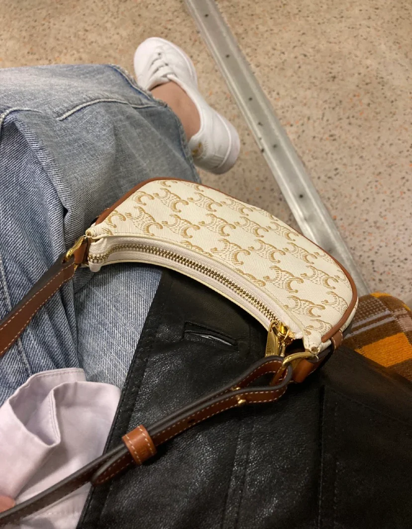 Новая сумка Celine Ava с цепочкой, модель 196 Monogram, 2022 год.