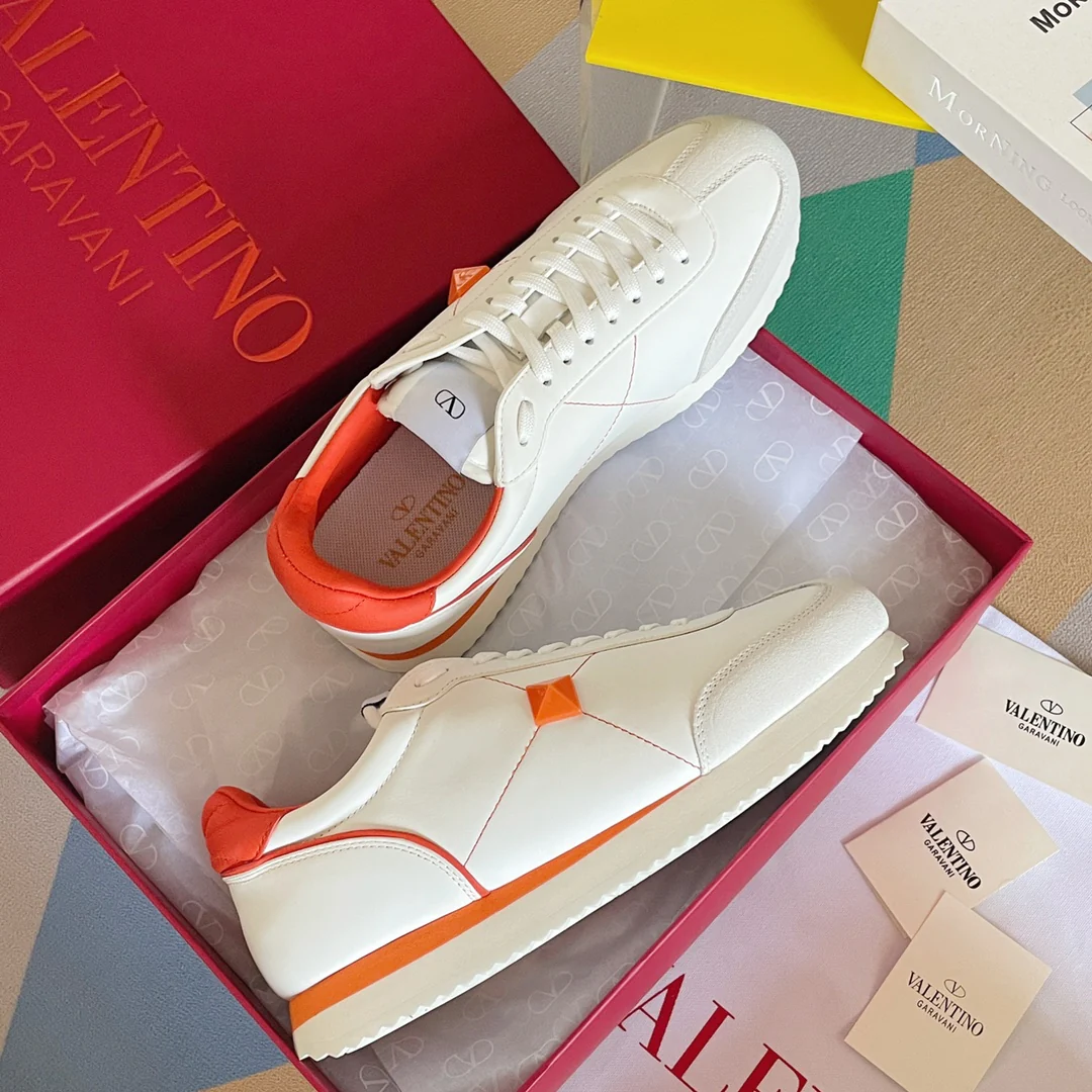 Спортивные повседневные туфли Valentino с заклепками - для пар - оранжевая отделка