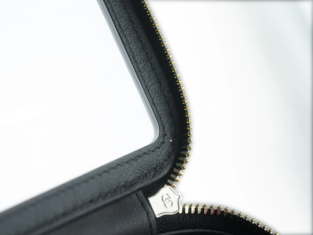 Chanel - Длинная сумка-коробка - Черная