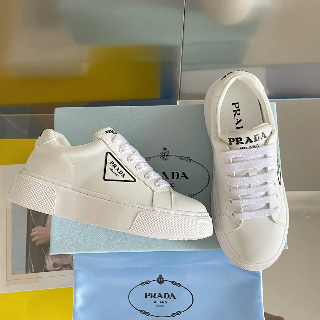 Prada - Новинки ранней весны 2022 года - Повседневные туфли на платформе