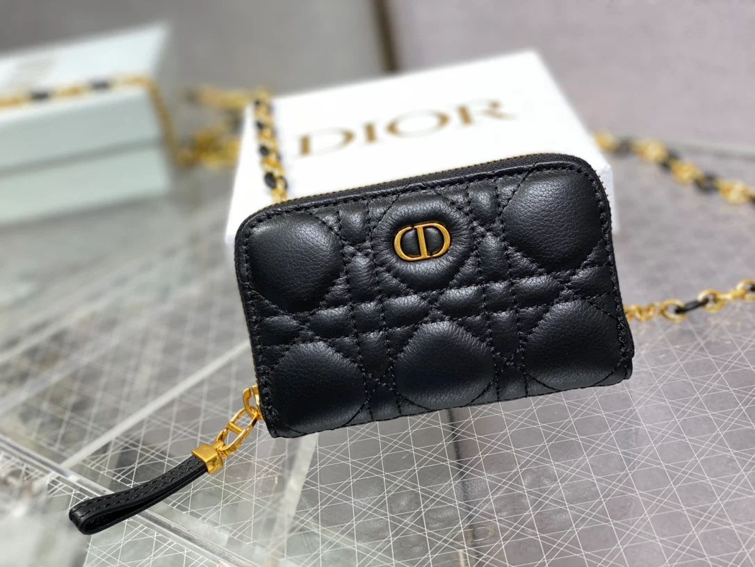 Миниатюрная стеганая сумка Dior Caro на цепочке - 2 шт.